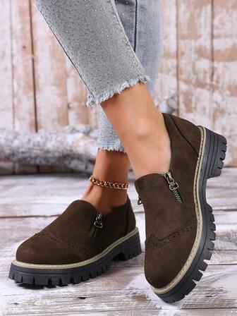 1 par de zapatos de plataforma y cuña de unicolor de moda en piel de PU para mujer, adecuados para uso al aire libre en todas las estaciones