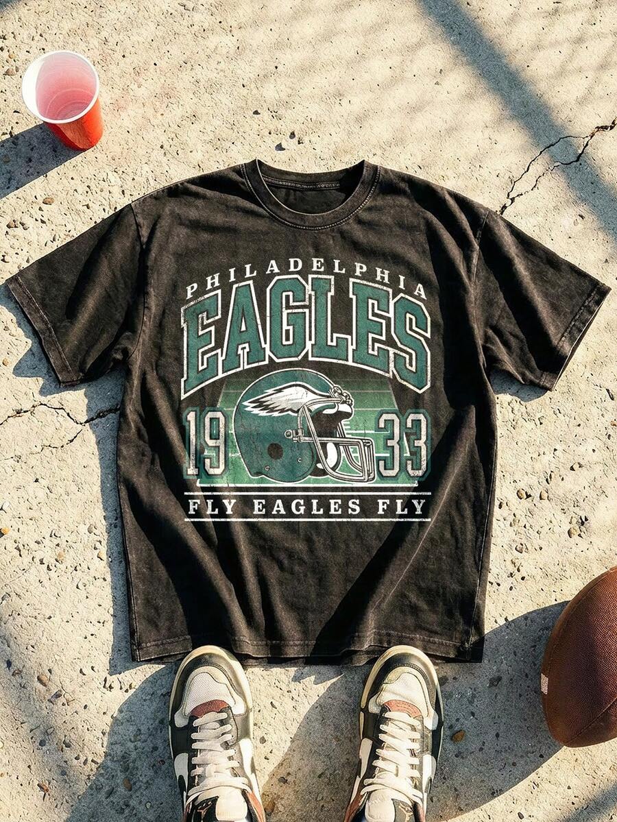 Philadelphia Football Helmet Graphic Tee Acid Washed Shirt Unisex Couple Matching Boyfriend Style Retro Game Day 1933 Aesthetic Sports Fan Gear Distressed Cotton Graphic Tees Men Oversized T Shirt Summer Clothes Men Fall Clothes Men Winter Clothes Camisetas Para Hombre - màu đen - Xem 1