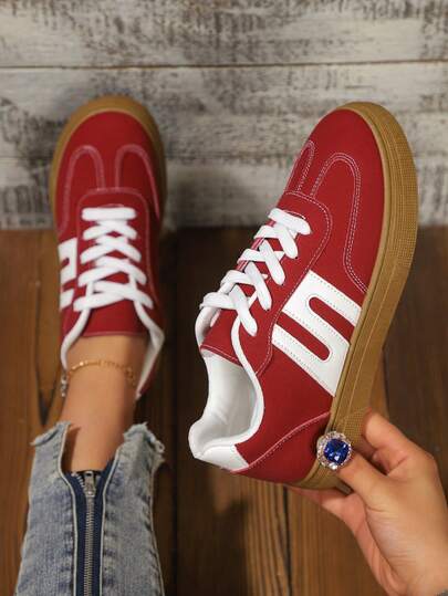 Zapatos casuales nuevos de mujer para primavera/otoño, impermeables, antideslizantes, fáciles de limpiar, de punta redonda, de caña baja, cómodos y versátiles, zapatos blancos pequeños, zapatos deportivos de estilo casual con bloques de color, zapatillas de estilo retro, de moda para todas las estaciones