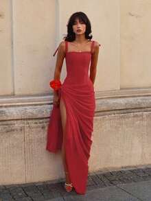 Vestido de fiesta llamativo - Un vestido largo con espalda descubierta, tirantes finos y abertura hasta el muslo - Rojo - Ver 7