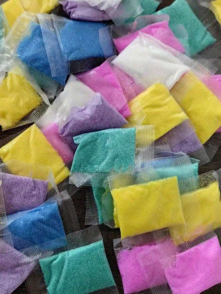 30个一次性烟灰缸，彩色除臭，防止烟灰飞溅，适用于家庭和办公室清洁，有效去除烟灰，设计紧凑，使用方便。