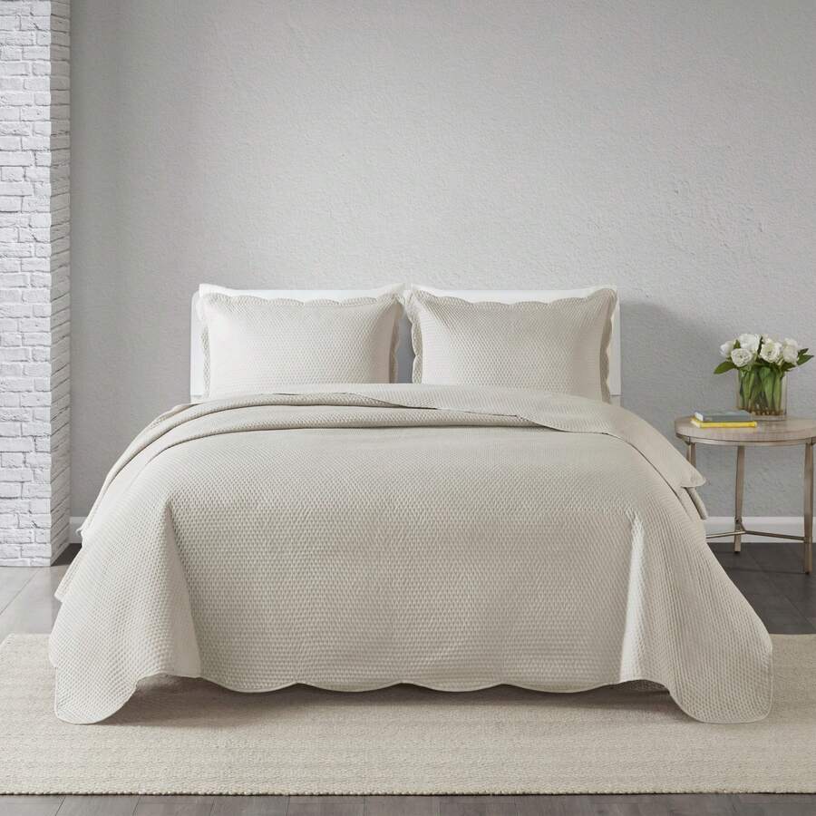 Double-Sided 3-Piece Printed Bedspread Set. - Hazelnut - View 1
