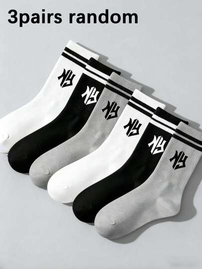 1/3双随机黑白字母印花男女通用中筒袜，休闲运动袜，舒适时尚，适合日常穿着，四季皆宜，学院风