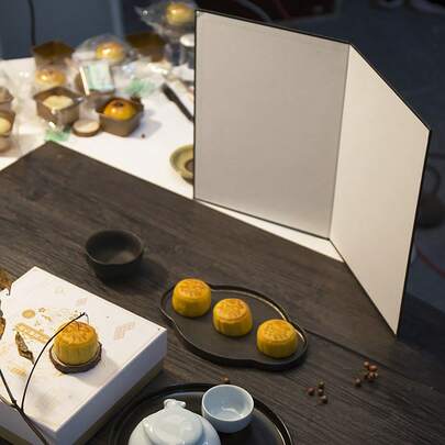 1pc A4 Reflective Photography Lighting Board, Black & Silver Reflector Card, Portable Lighting Diffuser For Winter Vacation, Travel, Studio And Outdoor Fill Light, Live Streaming, Photography, Travel Vlog, Video Recording, Influencer Content Vacation Travel Studio Outdoor Live Streaming Travel Vlog Video Recording Influencer Content Light Reflector Photography Photography Accessories Photography Equipment