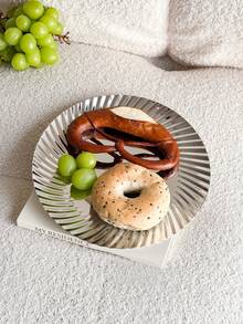 1 pieza Plato de frutas de acero inoxidable de lujo moderno y de alta gama con rayas, plato de postre minimalista de acero inoxidable, plato de frutas de alta gama para el hogar de acero inoxidable, adecuado para el Día de San Valentín, la temporada de bodas, reuniones al aire libre - Plateado - Ver 8