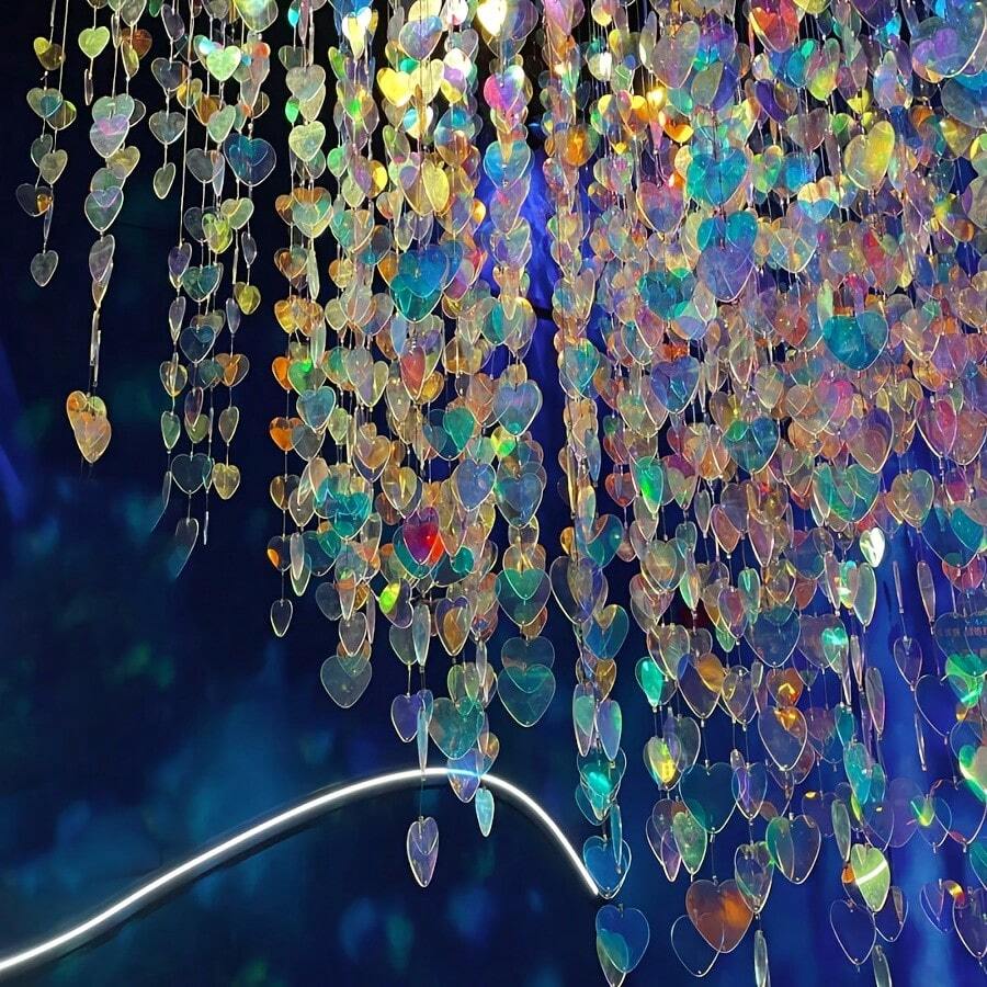 1米彩色亮片爱心挂饰，展厅吸光装饰，圣诞节婚礼生日背景花环，阳台聚光灯花环 - 彩色 - 查看 1