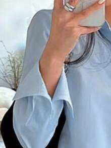 Letnia bluzka damska EARO z niebieskiego szyfonu, z długim rękawem, kołnierzykiem i zapięciem na guziki, zaokrąglony dół, uniwersalna do pracy, na nieformalne randki i dojazdy do pracy - Niebieski - Zobacz 4