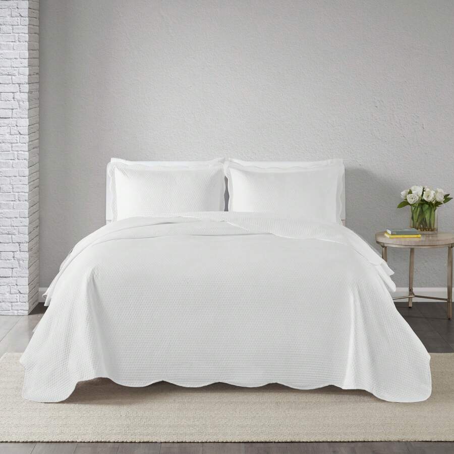 Double-Sided 3-Piece Printed Bedspread Set. - White - View 1