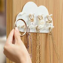 Set de 4 ganchos de joyería con forma de nube, ganchos de pared de plástico blanco adhesivo para collares, pulseras, anillos, llaves, adecuados para baño, dormitorio, sala de estar, decoración de escritorio, ganchos de almacenamiento de plástico duradero, instalación sin dolor, diseño de nube, decoración de espacios pequeños, organizador de joyas - Multicolor - Ver 11