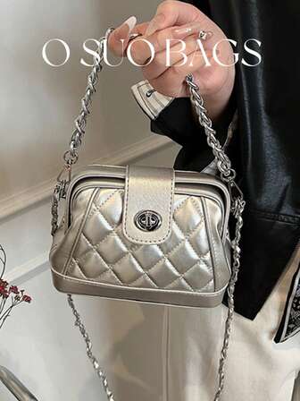 1. 春季新款时尚迷你PU皮革金属银色夹扣包，绗缝迷你链条单肩包，配金属旋转锁扣，女士绗缝手提包，时尚PU皮革斜挎包