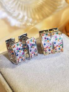 一对璀璨夺目的立方氧化锆耳环，适合女性佩戴，可作为结婚纪念日、订婚派对或情人节礼物。 - 銀色 - 查看 10