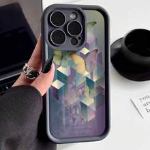 Cubierta de telefono con borde protector color gris oscuro con estampado de mariposas y flores sobre fondo geométrico en tonos púrpura y azul ideal para uso diario y protección del dispositivo - Negro - Ver 1