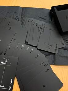 一套哥特式派对扑克牌，54张限量版黑色扑克牌，适用于魔法游戏，独特的情人节、生日、万圣节和圣诞节礼物 - 彩色 - 查看 4