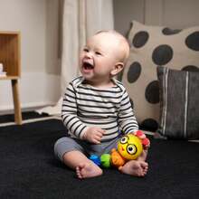 TendenciaBaby Einstein Juguete sensorial Twist-a-PAL Cal, Musical, a Partir de 6 MesesCalidad premium - Rojo - - Ver 4