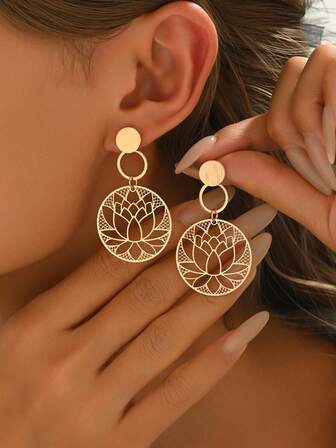 1 par de pendientes minimalistas con colgante de loto hueco dorado para mujeres, versátiles para uso diario