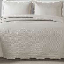 Double-Sided 3-Piece Printed Bedspread Set. - Hazelnut - View 2
