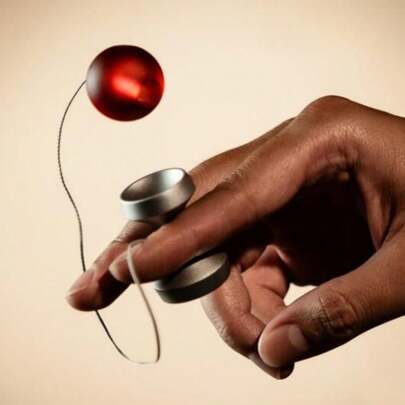 1pc New Mini Finger Gyro Toy, Outdoor Finger Sports Ball, 3 Colors (Red/Green/Blue), Suitable For Improving Focus, Relaxation, Great For Ball Sports Enthusiasts