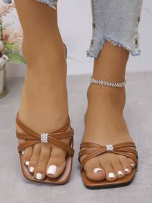 Retro Roman Style Caramel Brown Rhinestone Flat Criss-Cross Open Toe Soft Bottom Women Sandals - Brown - View 1