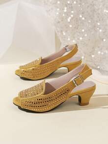 这款儿童金色全钻后跟绑带凉鞋百搭实用，适合派对、打造迷人公主风，并且全天穿着舒适。它们是夏季生活、正式场合和户外聚会的理想之选。 - 黃色 - 查看 5