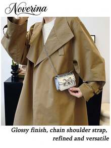 A New Fashionable Mini Square Bag For Fall And Winter Season,[US-Based Shipping]Hardware Bow Decoration, Flap Opening, Metal Double Chain, Small Capacity Lightweight Minimalist Crossbody Bag. Suitable For Women's Daily Life Leisure And Student Use Coin Purse, Fashionable Bow Purse For Women, Mini Shoulder Bag, Handbag, Crossbody Bag,Stylish And Portable, Compact And Practical, The Best Gift Choice,Women's Bow Knot Chain Cross Body Handbag Flap Mini Squared Shoulder Bags,Elegant PU Leather Shoulder Bag For Women With Chain Detail,For Party Wear From Office Commutes To Casual Shopping Trips Elegant,Women's Fall Clothing Winter Clothing Christmas Halloween Gift Pumpkin Skeleton Fall Spider Autumn Velvet Furry Party Fuzzy Plush,Black Purse Purses And Bags Women Tote Bag Bags For Women Silver Purse Crossbody Bags For Women Fall Clothes For Women Wallet Shoes Clear Purse Tote Bags For Women Black Bag Clear Bag Purses For Women - 銀色 - 查看 4