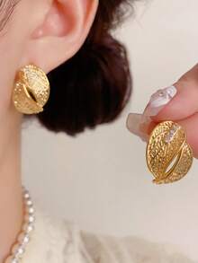 一对时尚不锈钢树叶耳钉，镶嵌立方氧化锆，18K镀层，优雅个性耳环，适合女性日常、晚宴、通勤等场合佩戴，也是情侣情人节、母亲节等节日的理想礼物。 - 彩色 - 查看 9