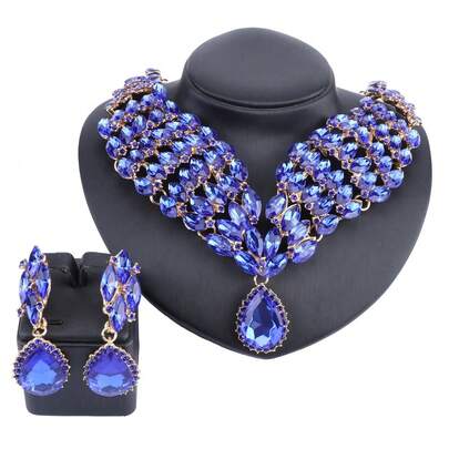 夸张水晶项链耳环套装 - 金色围兜式项链搭配水滴形吊坠，闪耀夺目的派对/婚礼配饰，时尚礼品