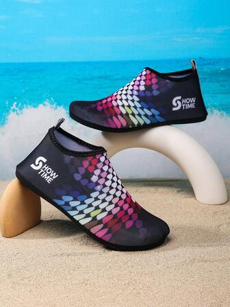 Zapatos casuales tipo slip-on con base negra y estampado floral multicolor, vibrant y con diseño, ligeros y transpirables, combinando la comodidad de los zapatos casuales y la conveniencia de las pantuflas, adecuados para relajarse en casa, actividades en la piscina y viajes cortos, zapatillas de moda, artículo esencial llamativo para el día a día