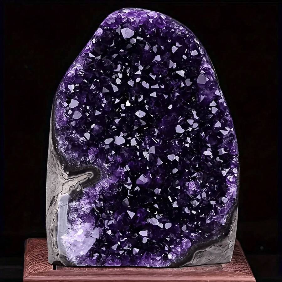 A Natural High-Quality Amethyst Cluster, Bohemian Style, Is A Casual Crystal That Is The Best Choice For Housewarming, Opening, Business Gifts, And Can Be Used As A Featured Crystal Collectible - 400-700g - View 1