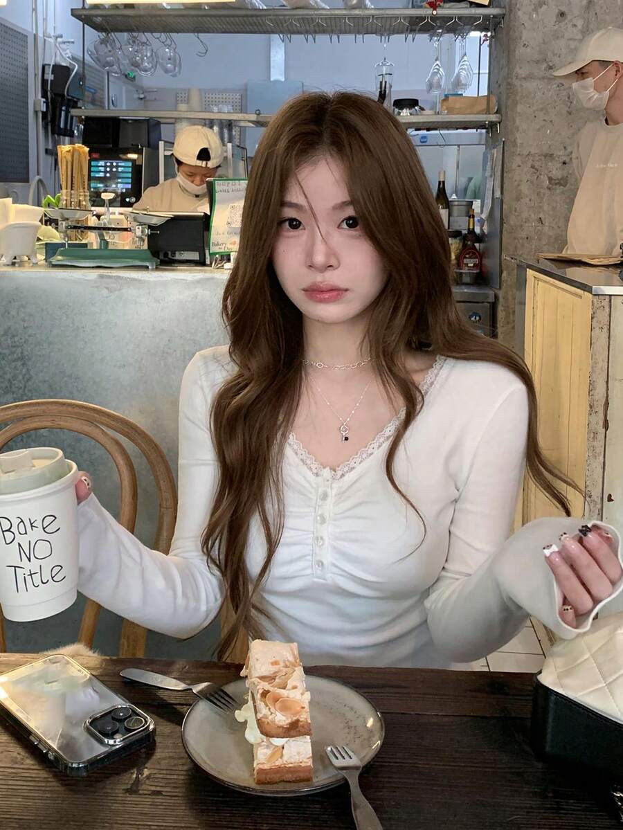 蕾丝边V领针织吊带背心（女款）