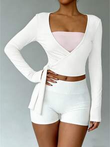 柔软弹力白色瑜伽健身裹身V领长袖短款上衣，时尚休闲优雅女士百搭必备单品，女士春秋季服装 - 白色 - 查看 1