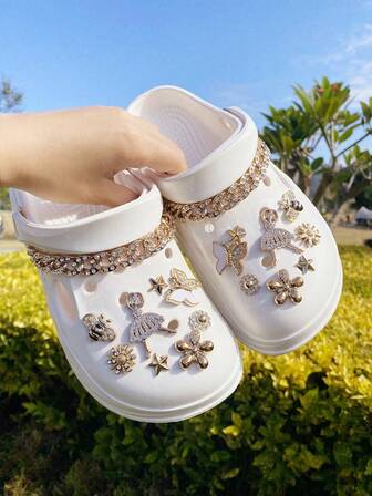 18pcs Detachable Decorative Charms For Hollow Out Clogs, Fashion Gold Color (Dancing Girl, Butterfly, Bee, Pentagram, Rhinestone Chain), ABS Resin Shoe Charms, Gold Rhinestone Chain DIY Decorations, Suitable For Garden Shoes, Beach Sandals, Women's Perforated Shoes, Slippers, And Other Items With Holes - Perfect Gift For Holidays And Special Occasions