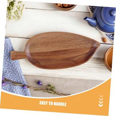 单件装木质叶子托盘，兼具香薰装饰钥匙架、创意甜点盘、玄关收纳托盘、木质烛台和厨房台面小型木质置物架的功能。是居家收纳的理想之选，也是斋月期间馈赠亲友的完美礼物。