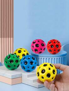 1/2个腕部弹性锻炼球，附赠礼品袋，颜色随机，减压挤压球，泡沫球，月亮球，易握，腕部锻炼游戏，趣味玩具，节日生日好礼，锻炼手部协调能力，互动游戏，趣味设计，轻盈球体，泡沫材质，高品质泡沫，弹力球，手部锻炼器，派对游戏，家庭娱乐