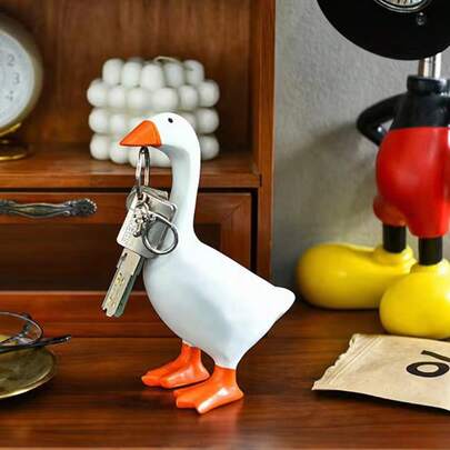 1pc Large White Goose Keychain Sculpture, Resin Goose/Duck Decor For Desk, Home Decoration, Bedroom, Office, Hotel, Desk Accessories - Great Gift Idea