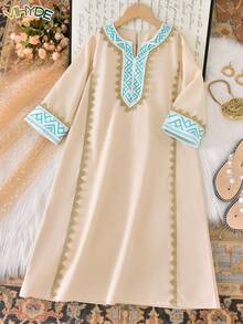 Vihyde 1pc Tween Girls Middle Eastern Festival Robe, Cream White & Blue With Golden Geometric Floral Trim, Long Sleeve - Beige - View 5