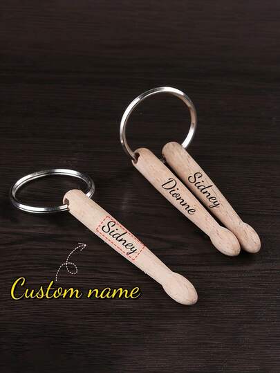 Llavero personalizado de baqueta de haya, llavero de baqueta de madera con texto personalizado, llavero personalizable de macillo de fecha y letra, instrumento musical de percusión, regalo para pareja, regalo para aficionados a la batería, mini baqueta personalizada para amigos bateristas, regalo de Navidad, regalo para compañeros de trabajo, regalo para parejas de música, regalo para papá, regalo para maestros de música, regalo para estudiantes de arte