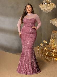 Faeriesty 这款大码女士优雅正式晚礼服采用高领设计，饰以精致的仿珍珠。修身剪裁和闪亮的鱼尾裙摆，打造出迷人动人的造型。轻盈飘逸的网纱袖子更添几分灵动之感。这款礼服是出席奢华节日活动、周年庆典、正式颁奖典礼、婚宴及其他特殊场合的理想之选。春季派对 - 藕粉色 - 查看 4