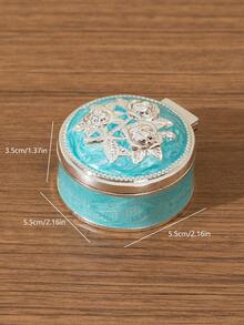 1pc Art Zino Studio Vintage Luxury Zinc Alloy Round Jewelry Box With 3D Embossed Rose + Delicate Edging Details, Sturdy Zinc Alloy Material, Suitable For Storing Earrings, Rings And Other Small Jewelry, Ideal For Birthday Gifts, Daily Grooming Scenarios, Elegant Appearance And Practical Use, Easily Adds A Graceful Ambiance To Your Grooming Space