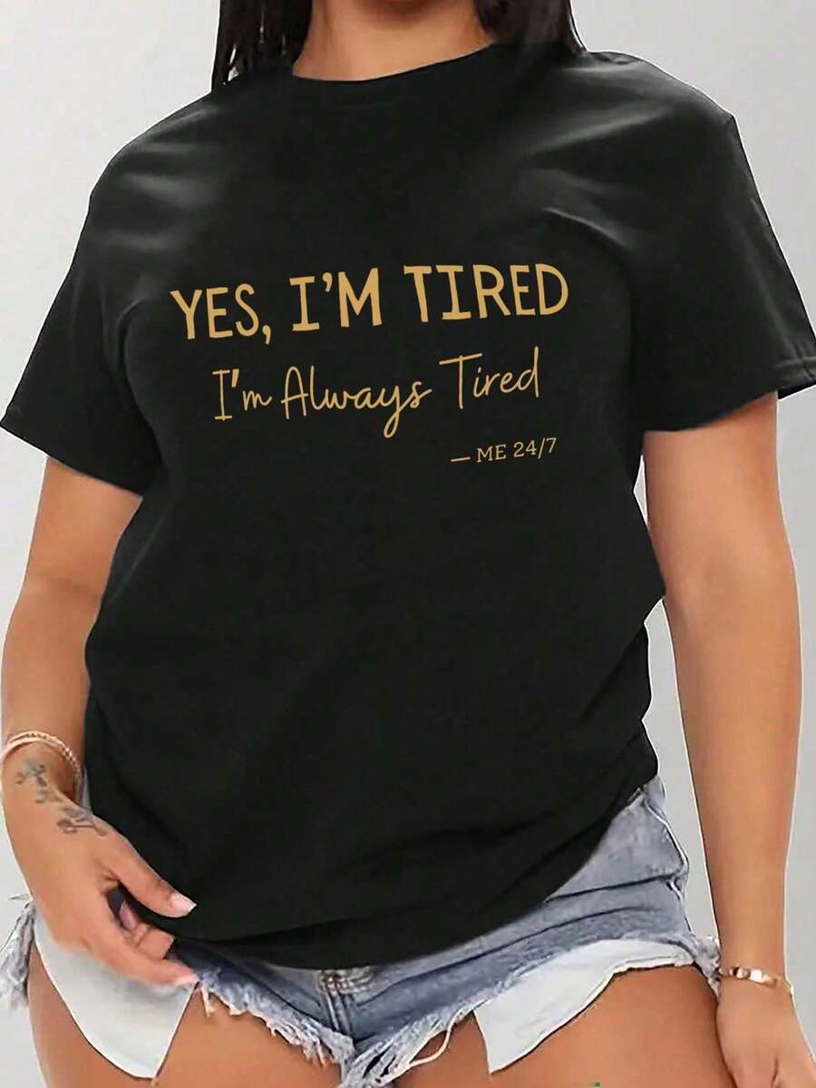 Camiseta de mujer de talla grande, negra, de manga corta, cuello redondo y estampado digital vibrante. Lavable a máquina. Ajuste regular para uso informal. - Negro - Ver 1