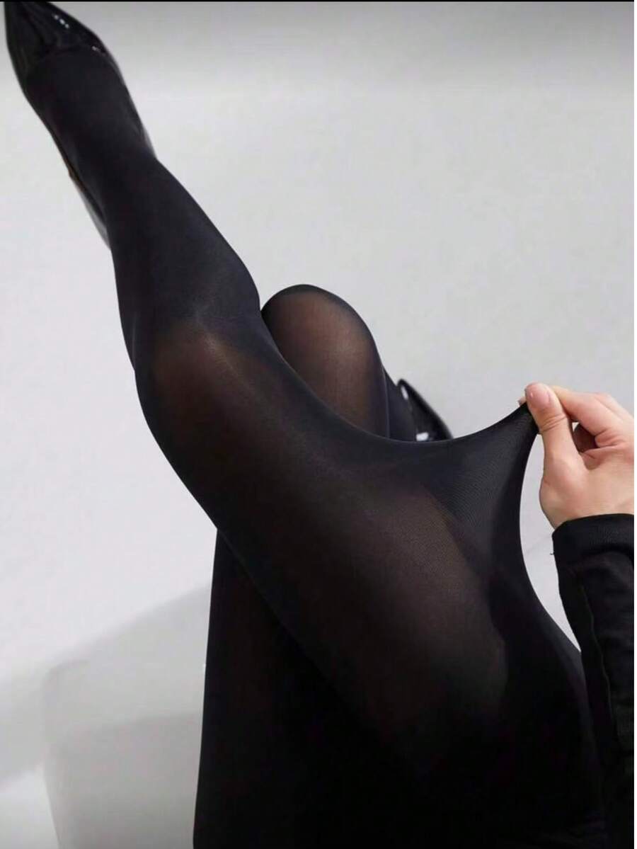 1 Pair Women's 40D Sexy Black Pantyhose, Sheer Tights, Fashionable Minimalist Leggings - Black - View 1