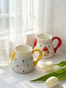 1个创意手工捏制幸运袋造型陶瓷咖啡/牛奶杯，饰有手绘蘑菇、郁金香、浮雕蝴蝶和绳索手柄，大容量家用杯