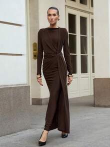 Vestido largo con cuello redondo, corte irregular y que ciñe la cintura, adecuado para uso diario, oficina y citas - Marrón - Ver 4