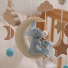 手工制作的婴儿绵羊和星月床铃，婴儿活动床，可爱的动物造型玩具，益智，提高手眼协调能力，预防近视，婴儿房装饰，混合颜色，新生儿摇铃玩具，亲子互动的最佳礼物，生日，圣诞节