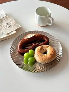 1 pieza Plato de frutas de acero inoxidable de lujo moderno y de alta gama con rayas, plato de postre minimalista de acero inoxidable, plato de frutas de alta gama para el hogar de acero inoxidable, adecuado para el Día de San Valentín, la temporada de bodas, reuniones al aire libre - Plateado - Ver 6