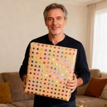 1 Rolo de Papel Kraft com Padrão de Estrelas Coloridas - 43 cm x 300 cm, Adequado para Aniversário, Feriado, Aniversário e Ocasiões de Festa, Papel de Embrulho de Presente | Design de Estrelas Vibrante | Papel de Embrulho Durável, Suprimentos de Embrulho de Presente - Multicolorido - Visão 2