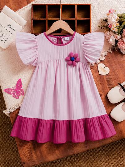 1件女童休闲纯色柔软舒适梭织波浪面料短袖中长连衣裙，饰有3D立体花卉图案，适合户外穿着，春夏季节适用。