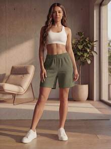 DEVIT - Short 3/4 negro para mujer estilo casual, tela rib acanalada elástica, pretina ancha sin jareta ni bolsillos, diseño básico cómodo y versátil hasta la rodilla ideal para outfits diarios, deportivos o de descanso - Verde militar - Ver 7