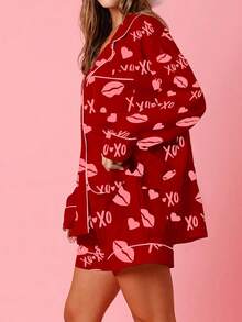Conjunto de pijama de San Valentín para mujer, con estampado de lazo de corazón, botones, manga larga, solapa, top y pantalones cortos, conjunto de 2 piezas para estar en casa - Rojo - Ver 2