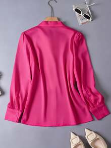 女士优雅缎面白色长袖休闲衬衫，百搭通勤上衣，领口饰有蝴蝶结 - 纯色设计，适合所有季节，可机洗，不透，面料柔软透气，缎面质感精致，搭配纯色领带，适合办公室和日常穿着，春季必备 - 玫紅色 - 查看 9