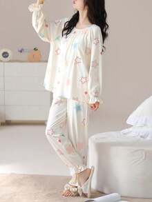 女士睡衣套装（两件套），星形印花T恤上衣和星形印花七分裤，舒适休闲家居服套装，适合春、夏、秋、冬四季穿着。 - 白色 - 查看 4